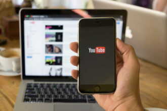 Cara menghasilkan uang dari nonton youtube