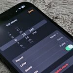 Cara mengatur volume alarm iphone