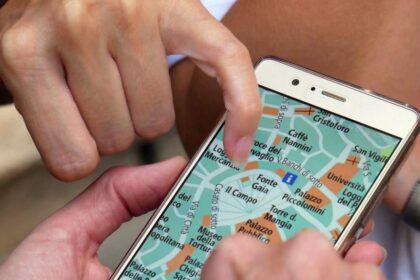 Iphone track lost phone location find someone using secretly tracking friends methods mobile android app someones device