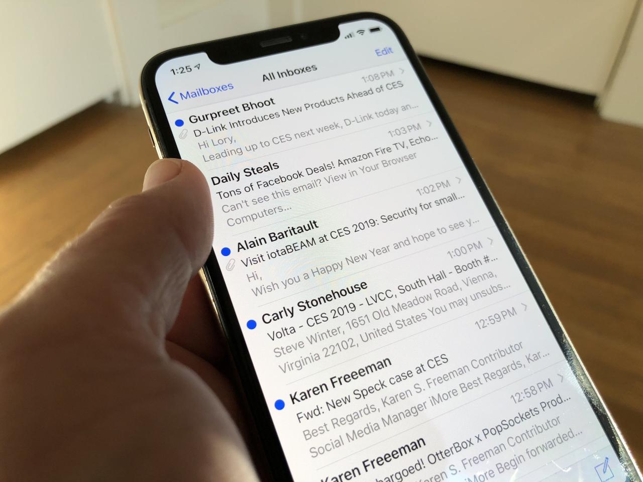 Cara mengirim email di iphone